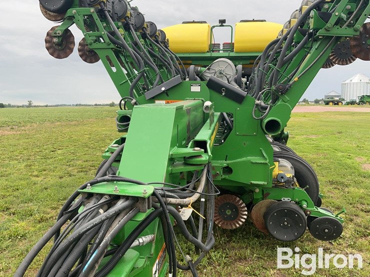 2009-john-deere-1790-image-12