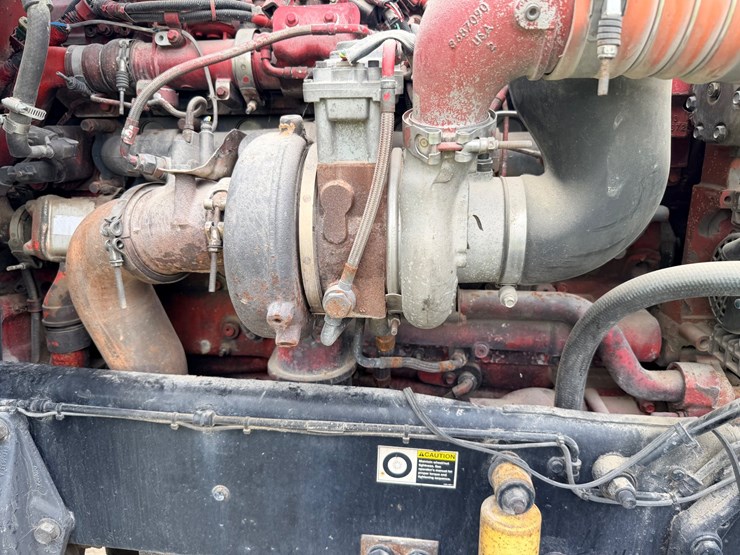2013-peterbilt-388-image-31