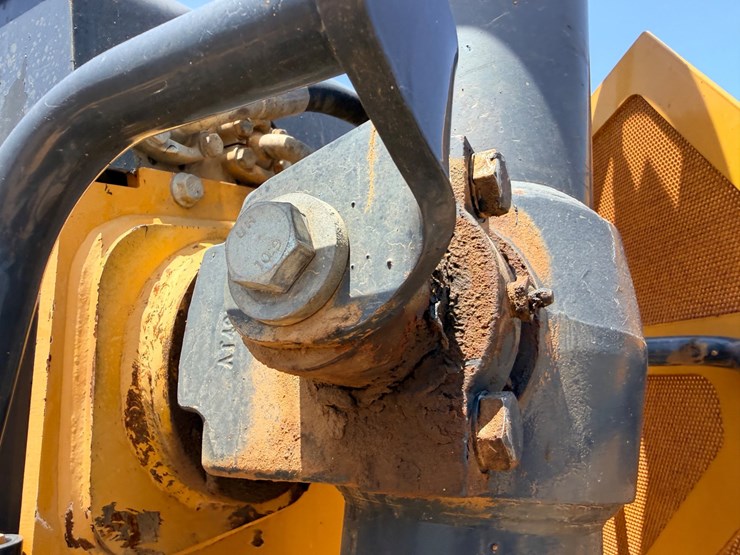 2017-deere-950k-image-200