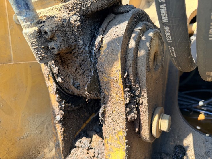 2010-caterpillar-328d-image-107