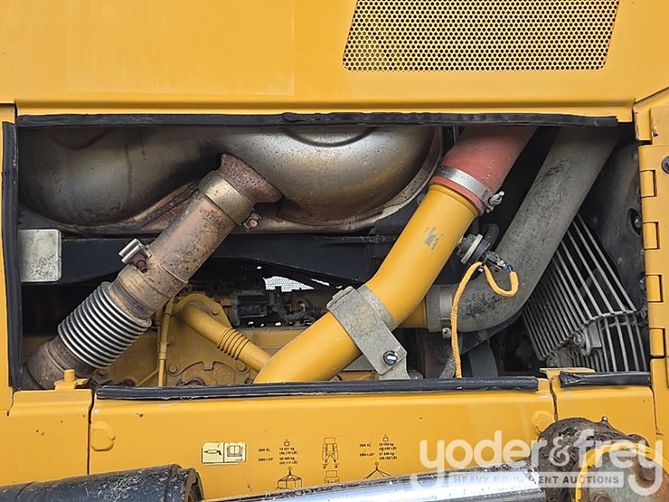 2018-caterpillar-d6n-lgp-image-48