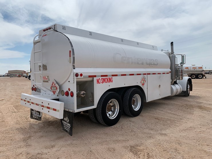 2006-peterbilt-379-image-4