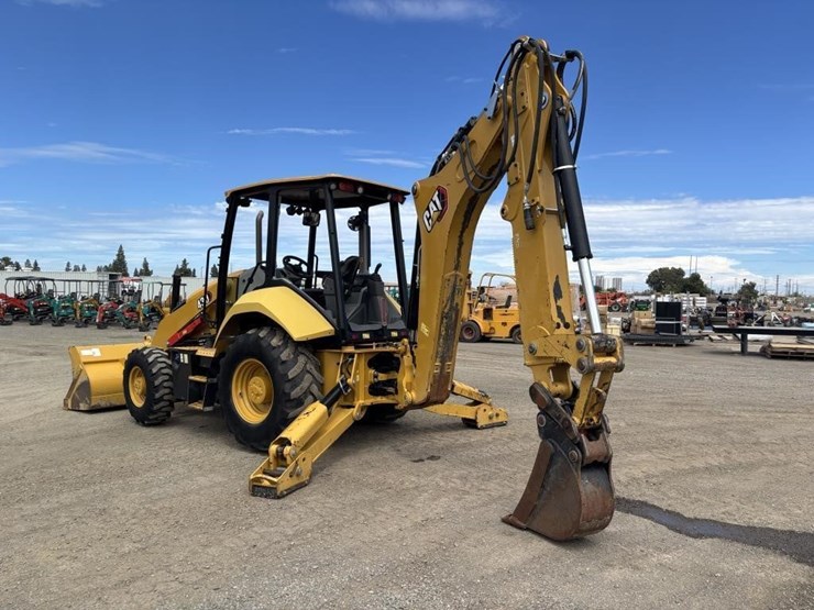 2022-caterpillar-430-image-4