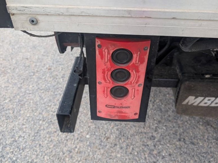 2013-ford-f550-image-16