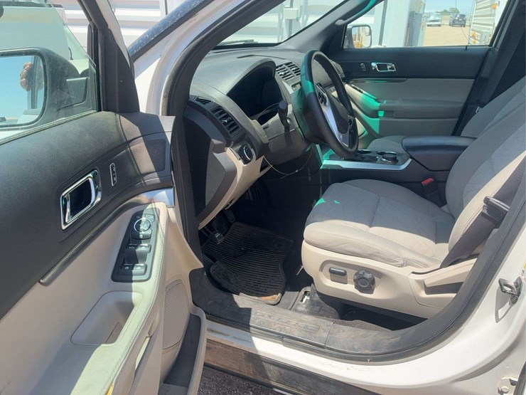 2012-ford-explorer-image-9