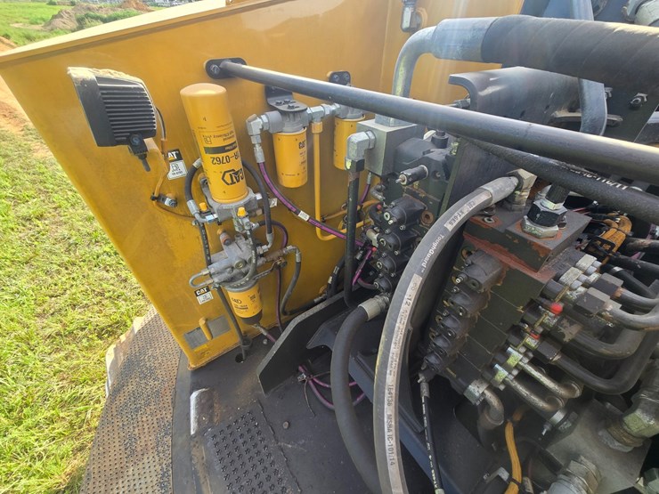 2015-caterpillar-521b-image-29