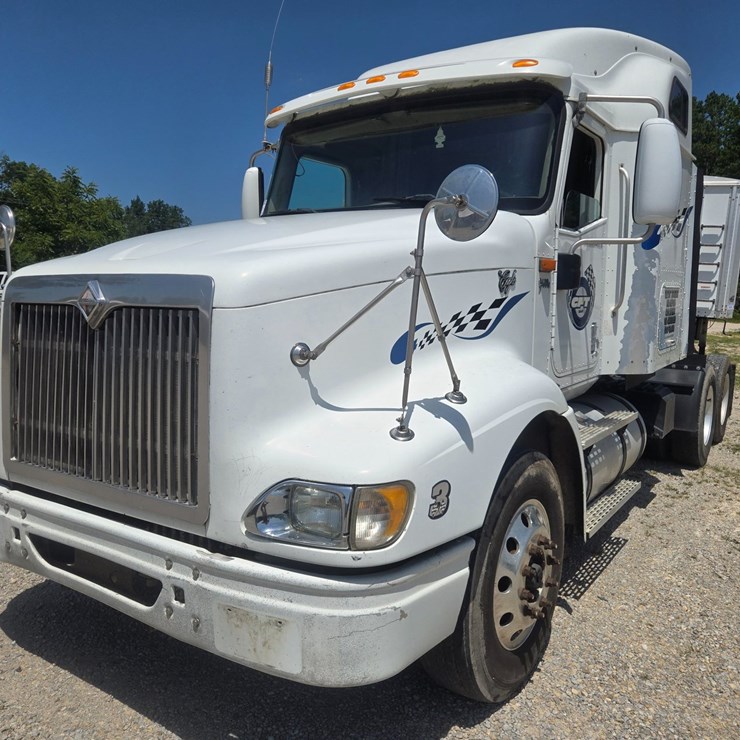 2004 INTERNATIONAL 9400i