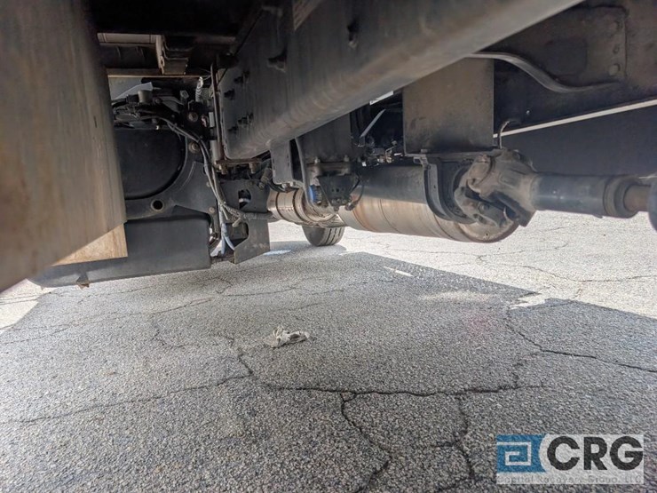 2011-freightliner-m2-stakebed-truck-image-11