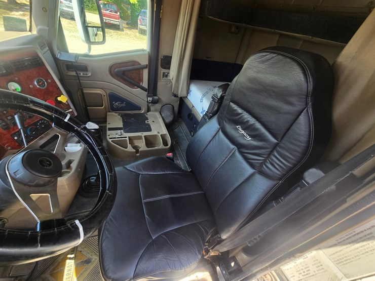 2004-international-9400i-image-47