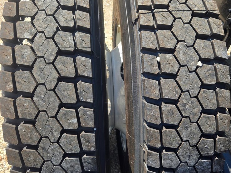 2005-sterling-l9500-image-63