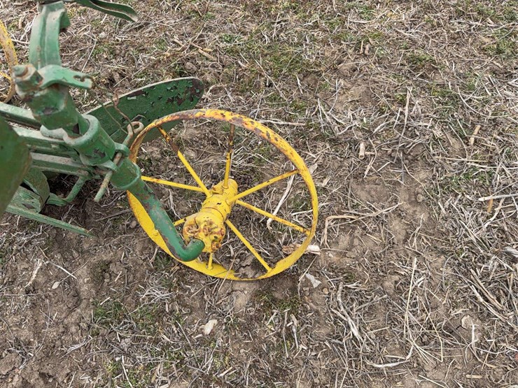 john-deere-one-bottom-plow-image-12