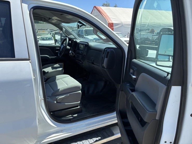 2015-gmc-2500hd-image-13