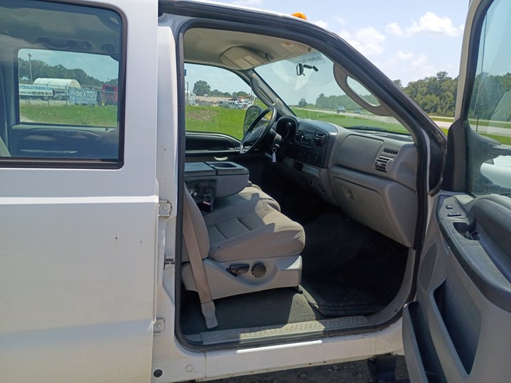 2007-ford-f550-image-35