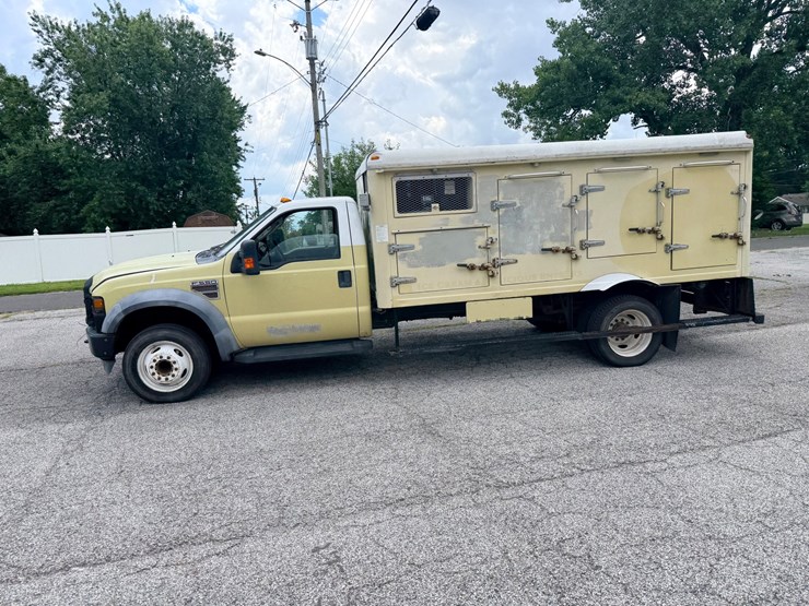 2010-ford-f550-image-5