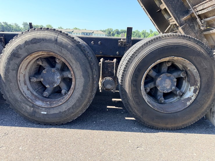 1993-mack-dm690s-image-56