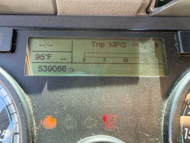 2016-freightliner-cascadia-125-image-114