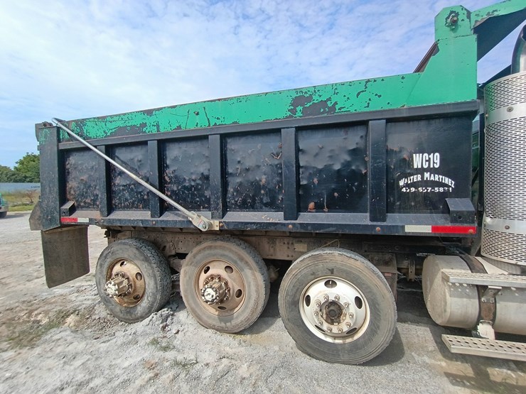 2008-sterling-l9500-image-11