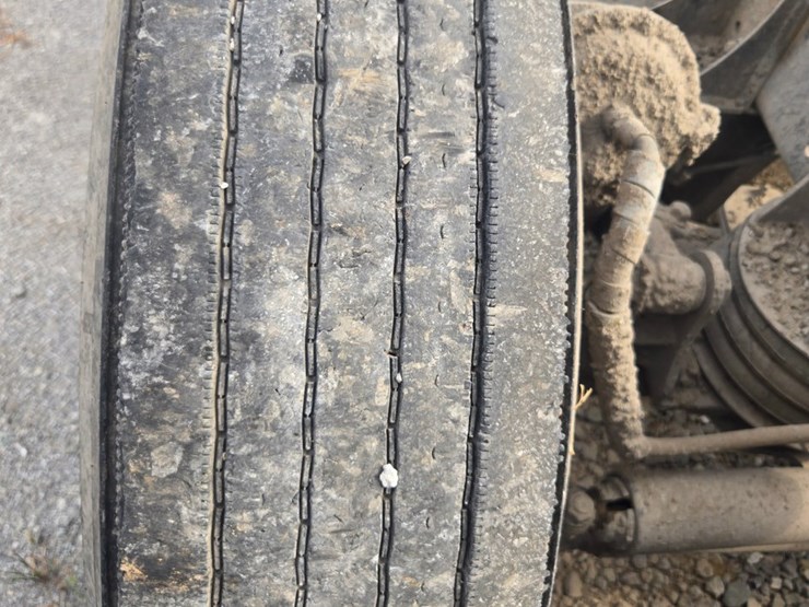 2011-kenworth-t700-image-80