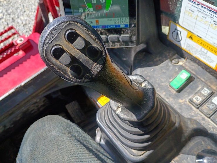 2023-takeuchi-tl10v2-image-37