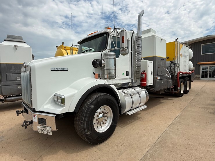 2012-kenworth-t800-image-2
