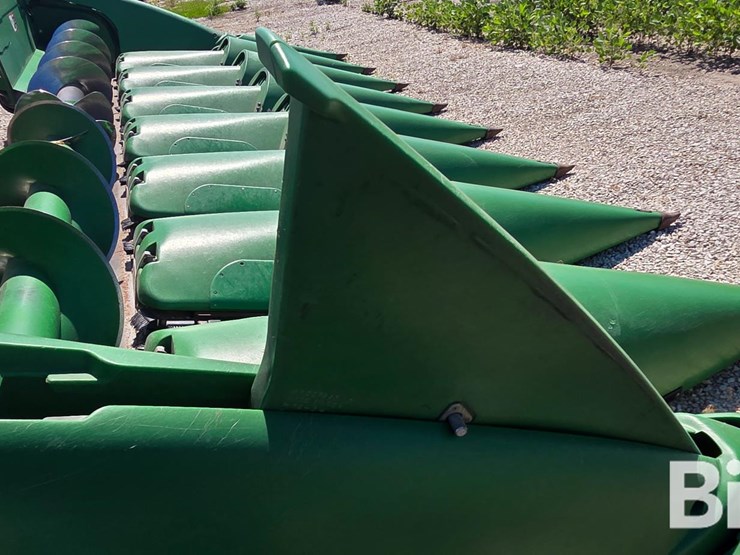 2010-john-deere-608c-image-12