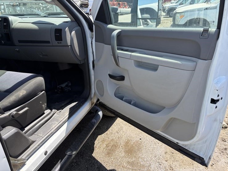 2012-gmc-sierra-2500-image-10