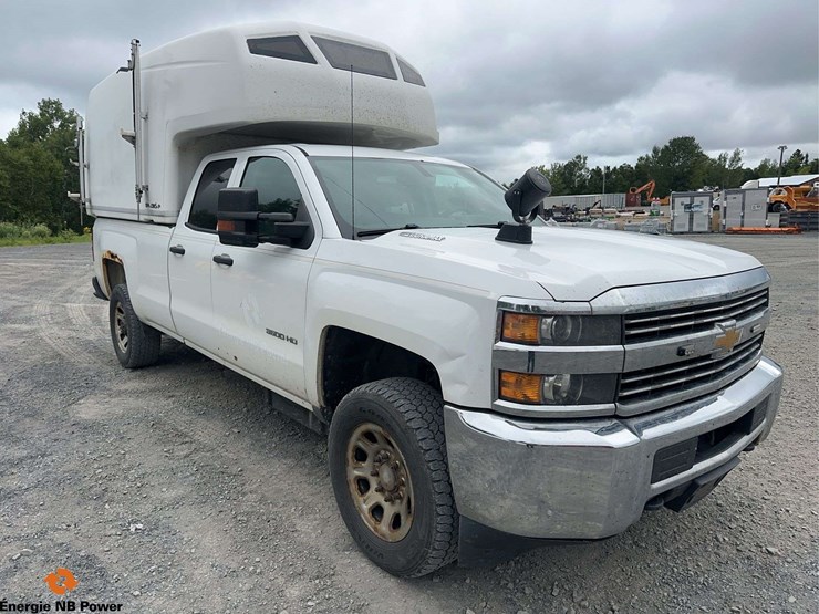 2015-chevrolet-silverado-3500hd-image-3
