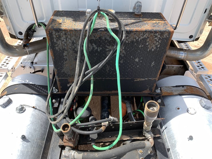 2019-western-star-4900-image-12