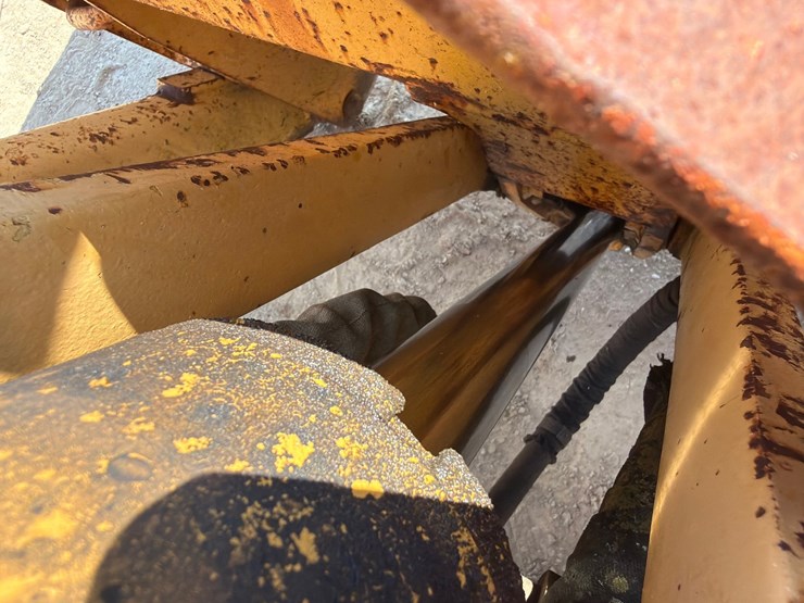 2000-deere-710d-image-61