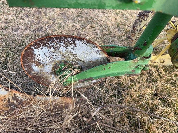 john-deere-pull-type-two-bottom-plow-image-20