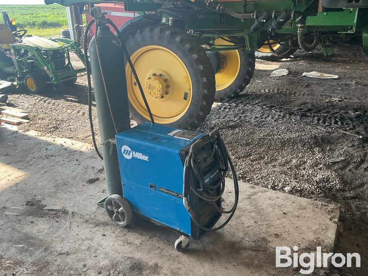 miller-252-wire-feed-welder-image-3