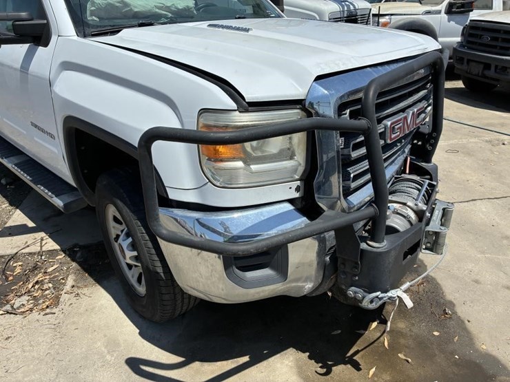 2015-gmc-3500hd-image-12