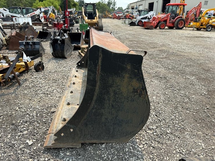 takeuchi-95"-gp-wheel-loader-bucket-image-2