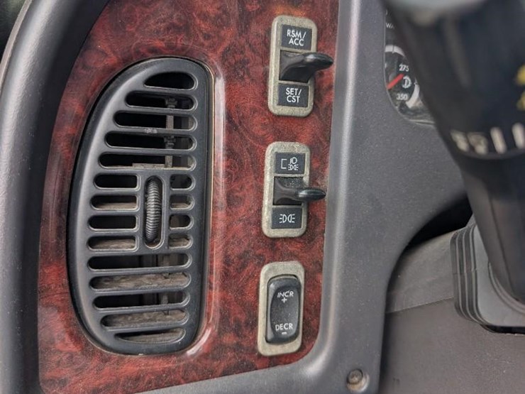 2012-freightliner-m2-stakebed-truck-image-22