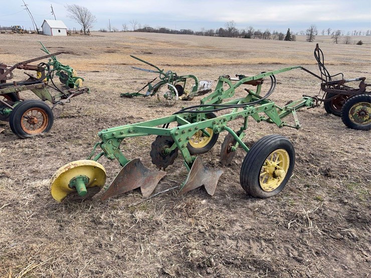 john-deere-no.-44-pull-type-two-bottom-plow-image-5