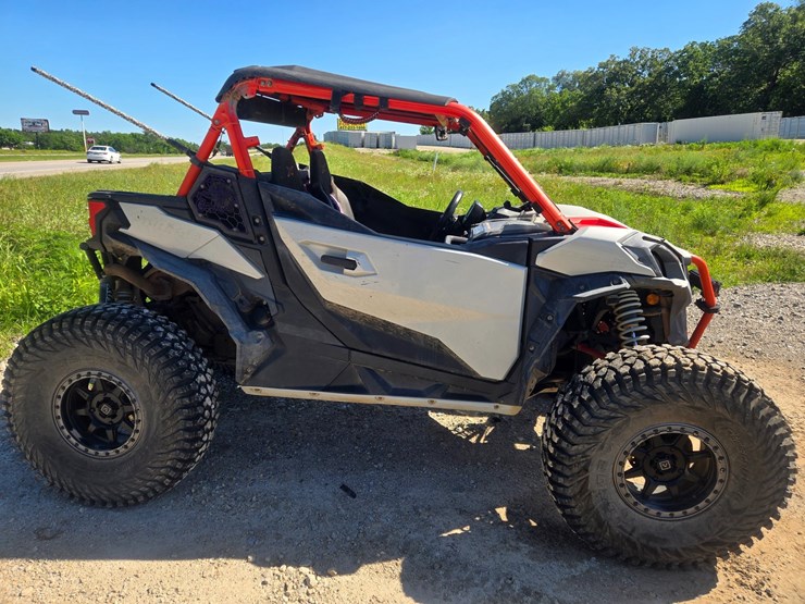 #24985-•-2021-can-am-1000-side-by-side-image-11