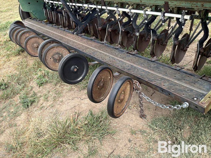 john-deere-8300-image-16