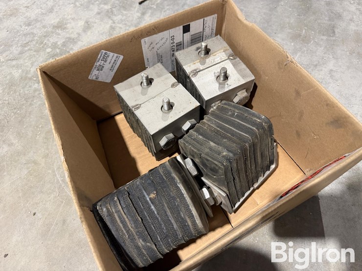 great-dane-rubber-dock-bumpers-image-2