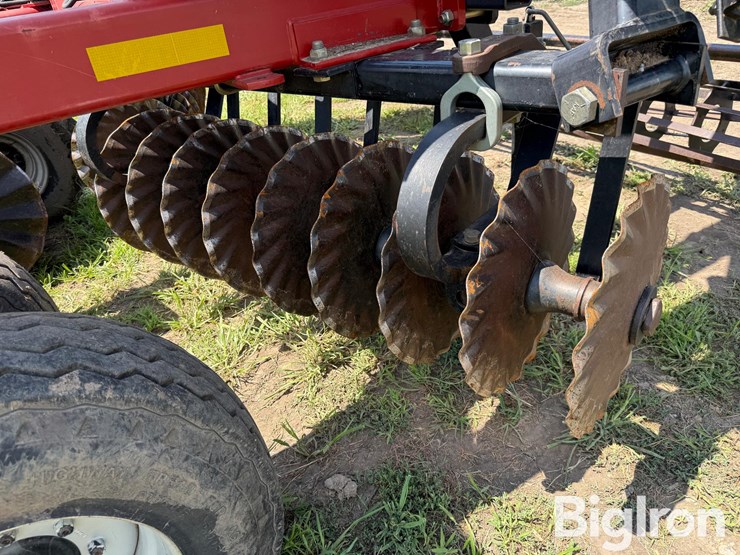 case-ih-330-image-18
