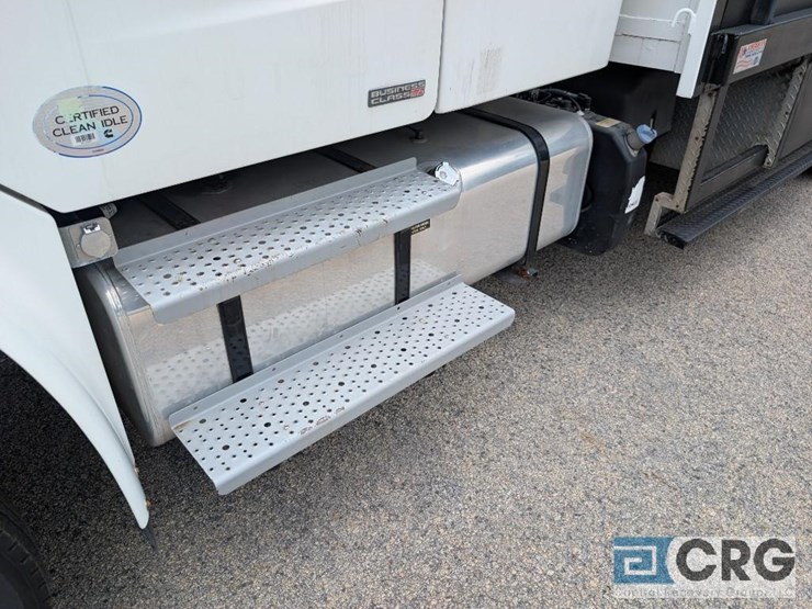 2012-freightliner-m2-stakebed-truck-image-5