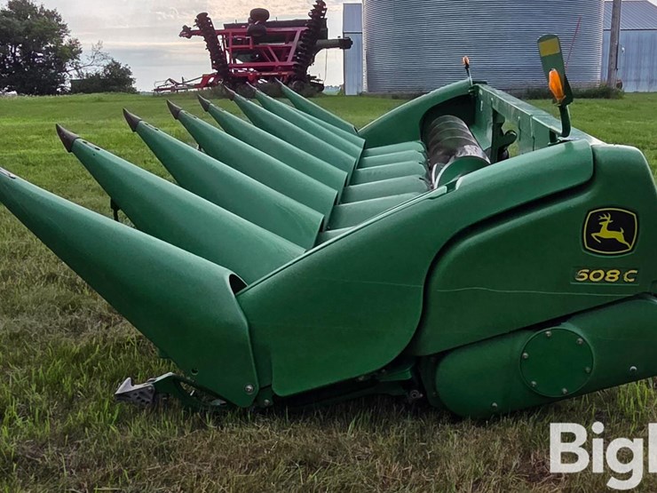 2010-john-deere-608c-image-8