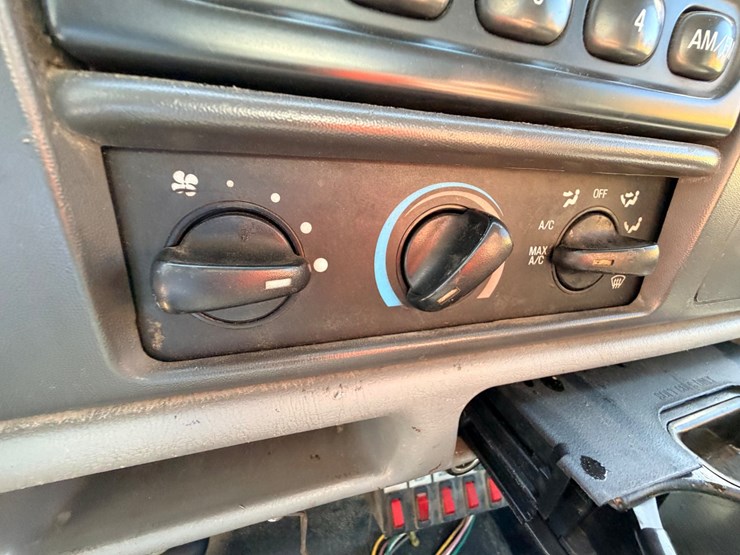 2003-ford-f550-image-54
