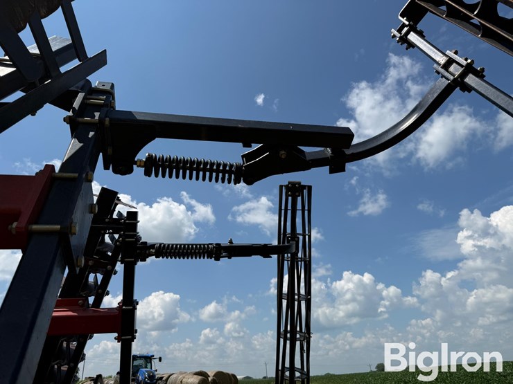 case-ih-330-image-19