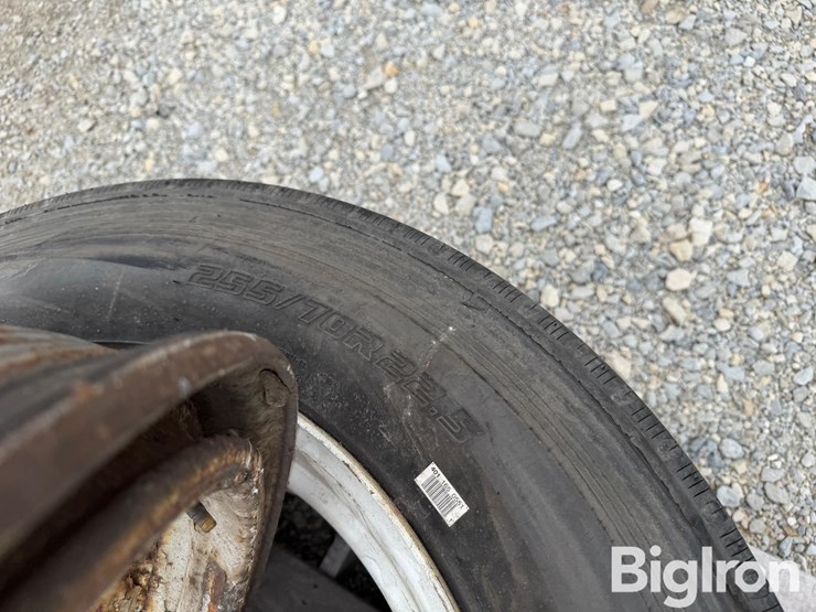 255/70r22.5-tires-&-rims-image-12