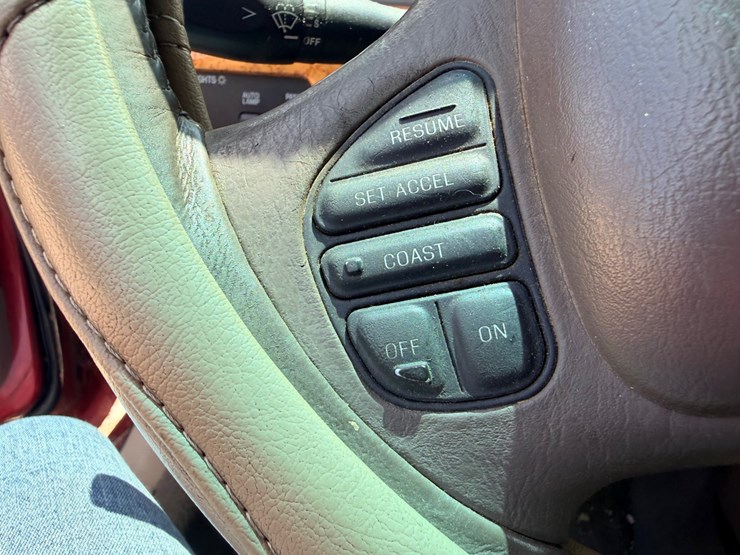 #25037-•-1998-lincoln-continental-passenger-car-image-45