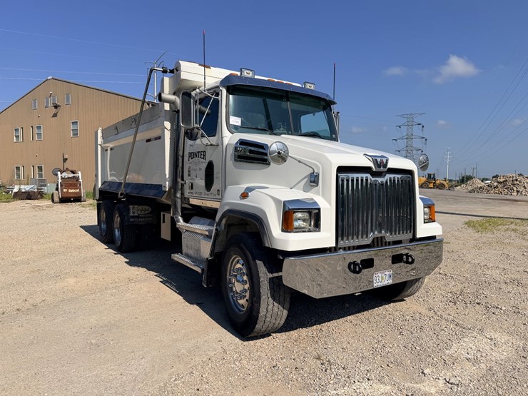 2016-western-star-4700-image-22