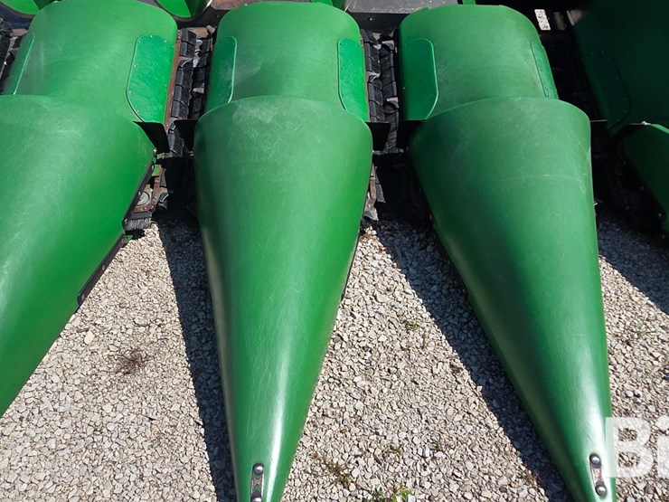 2010-john-deere-608c-image-15