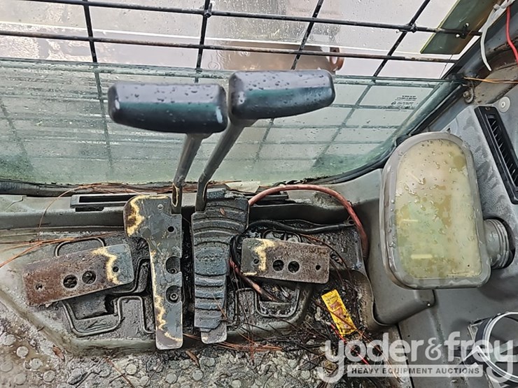 volvo-ec240b-lc-image-40