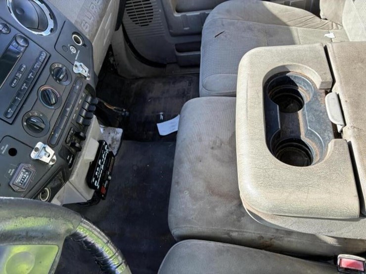 2008-ford-f550-image-34