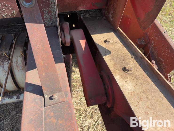 new-holland-271-image-10